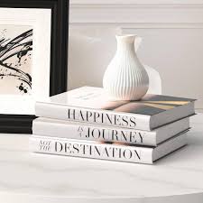 Livres Décoratifs : Élégance et Style pour Votre Table Basse