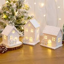 Figurines Blanches Éclairées - Une Touch de Magie pour Votre Décoration de Noël