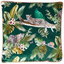Coussin Léopard Evans Litchfield : Élégance et Confort