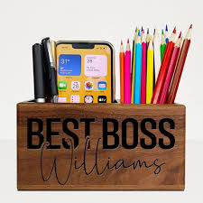 Porte Stylo Personnalisé : Le Cadeau Bureau Idéal pour la Retraite