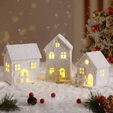 Village Lumineux : Mini Décoration de Noël pour un Intérieur Enchanté